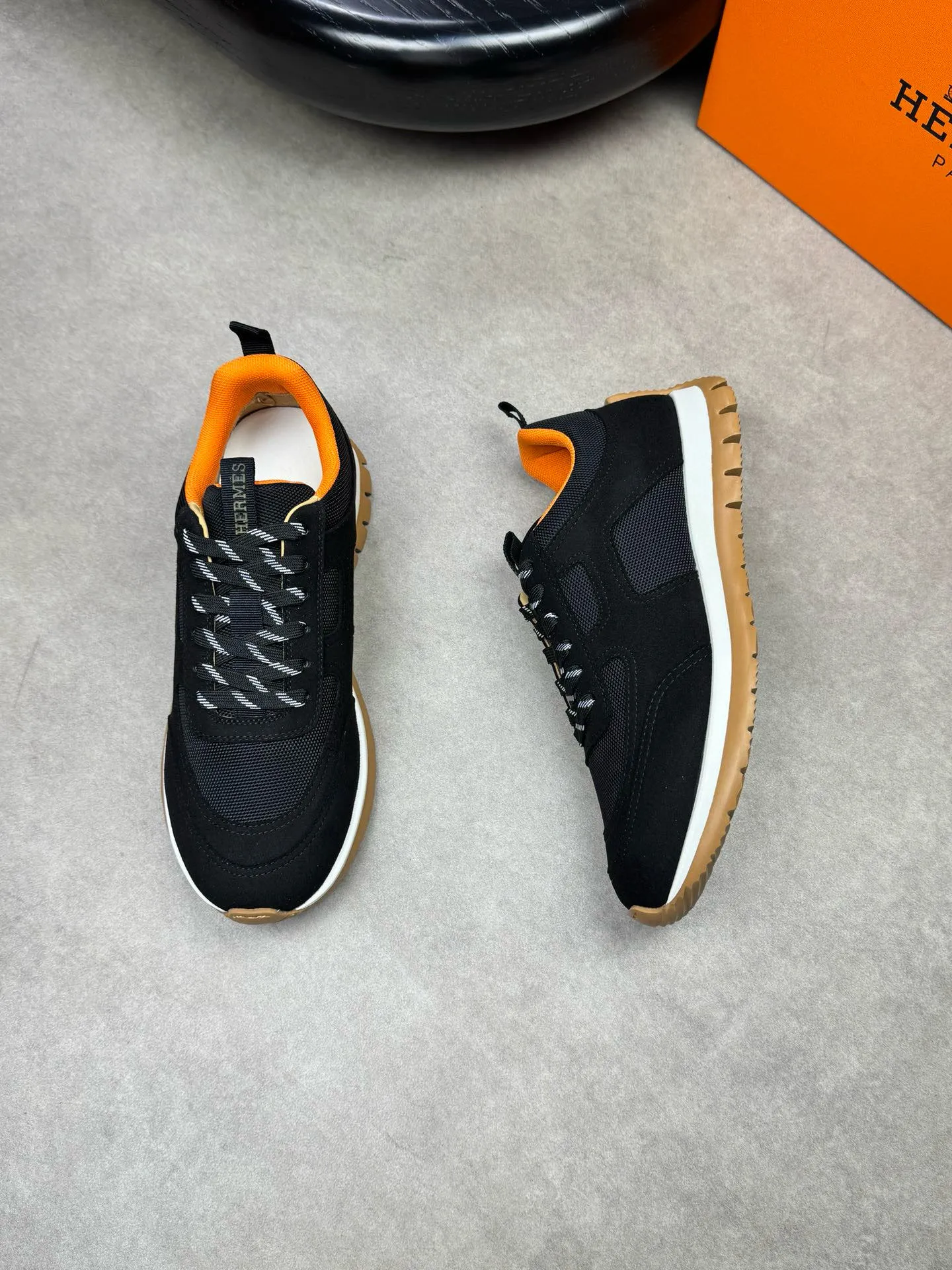 [HERMES] Hermès men's shoes 💰680💰 - high-end quality original items 🔍🔍🔍 casual sports shoes - upper: 🔝 suede environmentally friendly leather, brand high mercerized canvas body with forged ´H´ totem, tongue webbing injection molded brand logo - lining: brand canvas, foot pads; water-dyed cowhide -Outsole: ultra-light T men's shoes 💰U foam; two-color molded outsole -Ultra-high quality control, fine workmanship: highlighted (high-end, extravagance, grade) -Size: 39-44 (38, 45, can be customized)